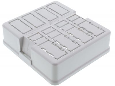 WKH – tapa con ocho perforaciones rectangulares para conectores de instalación de 3, 4 o 5 polos de todos los fabricantes habituales.